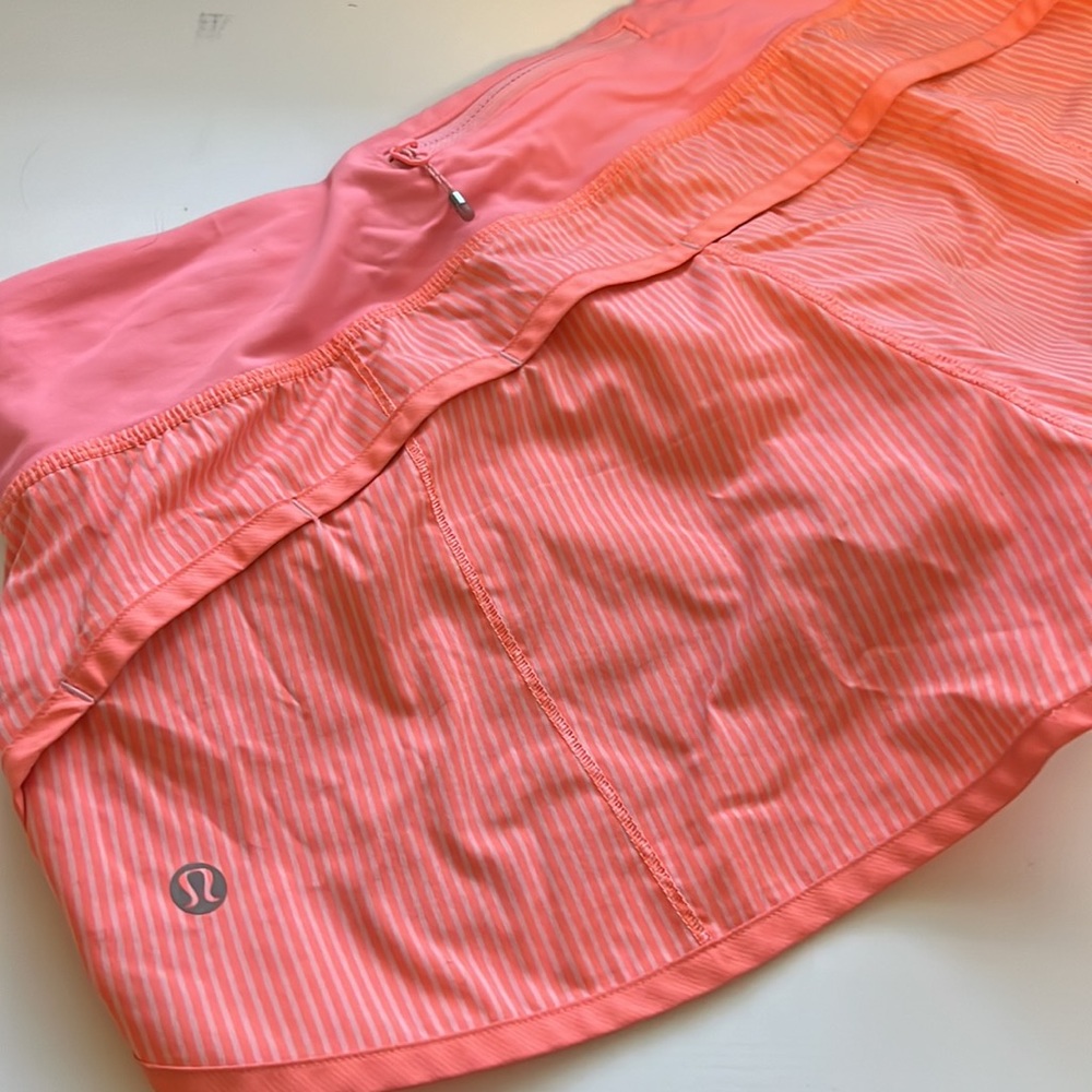 Lululemon Speed Up Short 2.5" - Rare Peachy Pink - Size 8 - Picture 3 of 4